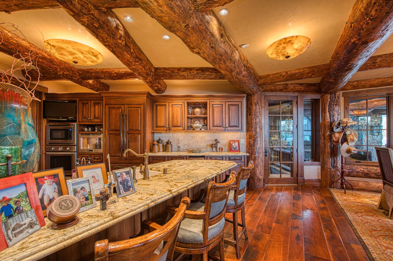 44483 Lakeview Ave, Shaver Lake, CA 93664