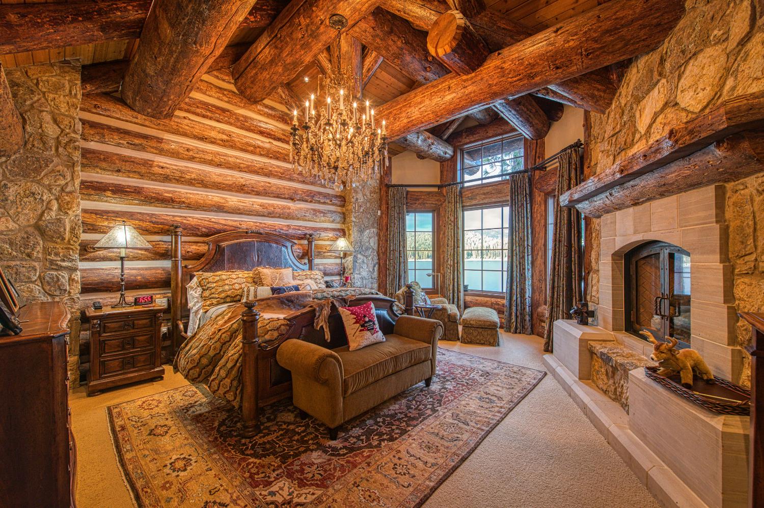 44483 Lakeview Ave, Shaver Lake, CA 93664