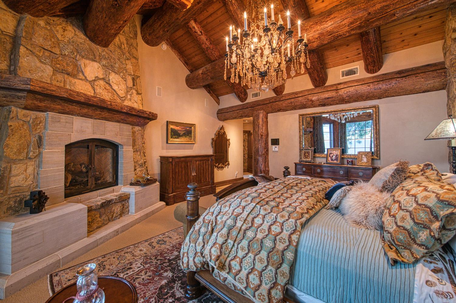 44483 Lakeview Ave, Shaver Lake, CA 93664