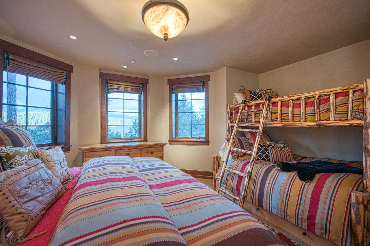 44483 Lakeview Ave, Shaver Lake, CA 93664