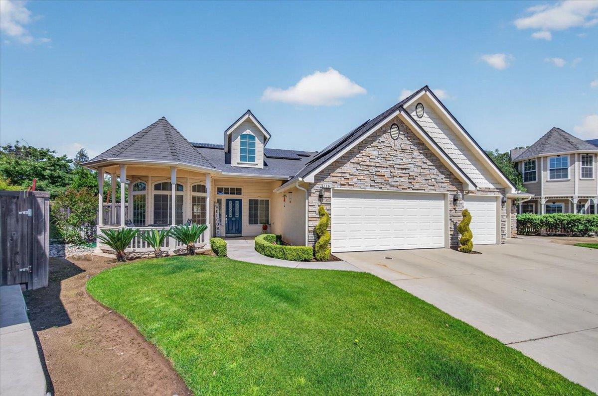 1994 N Cherry Ln, Clovis, CA 93619