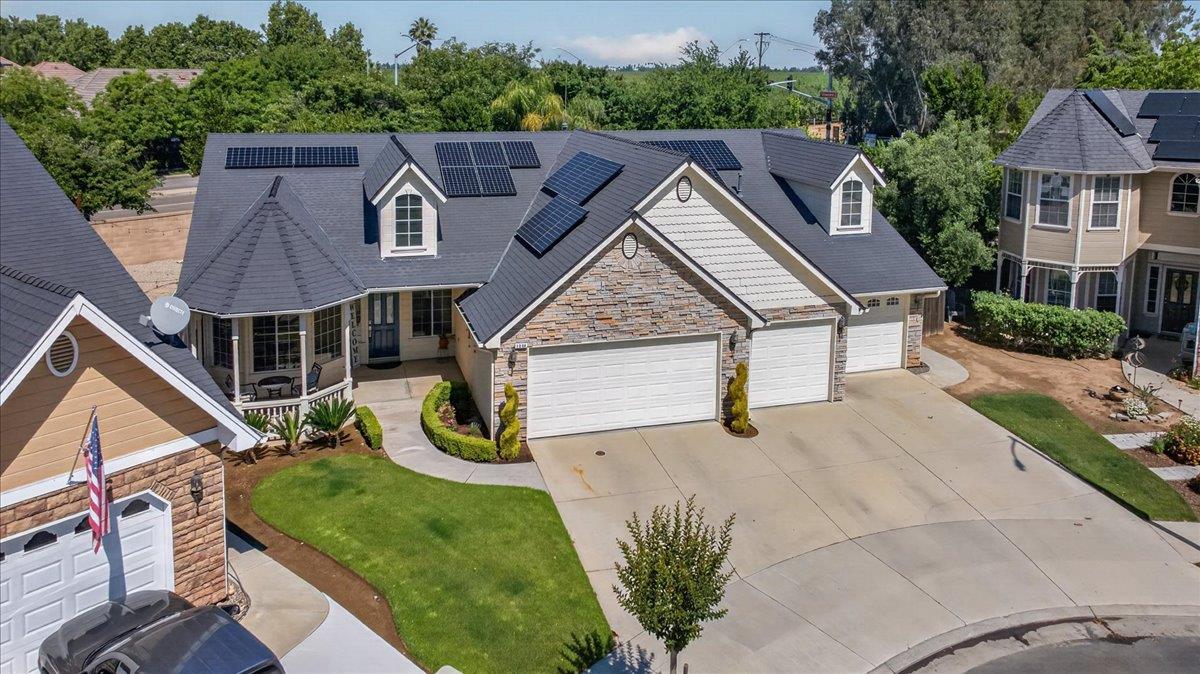 1994 N Cherry Ln, Clovis, CA 93619