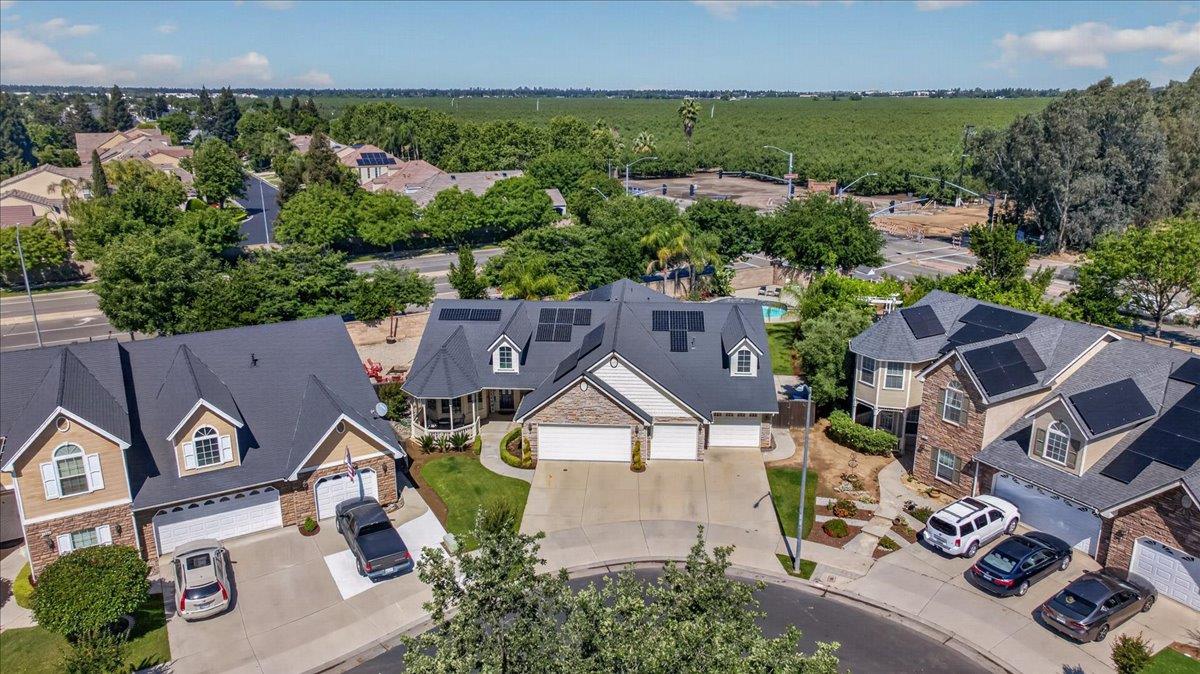 1994 N Cherry Ln, Clovis, CA 93619
