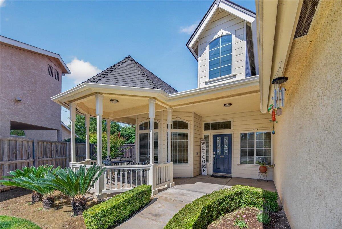 1994 N Cherry Ln, Clovis, CA 93619