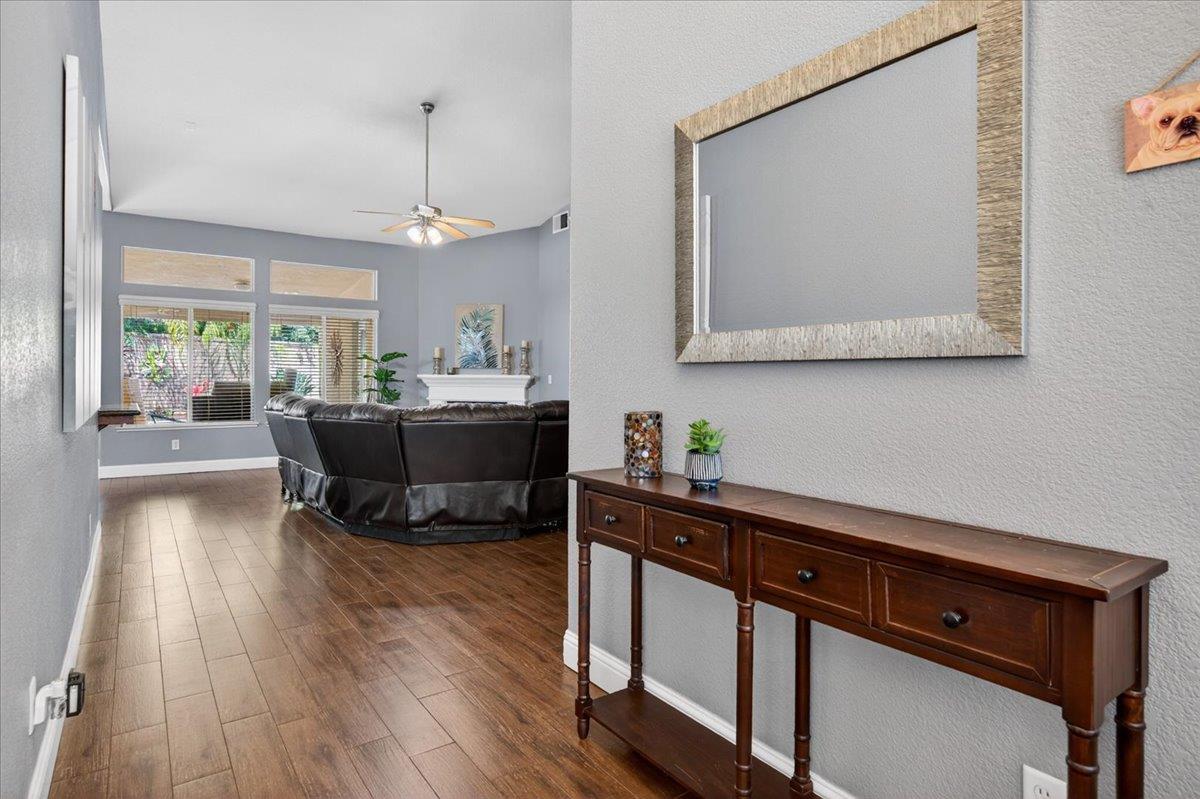 1994 N Cherry Ln, Clovis, CA 93619