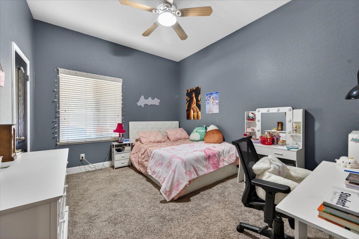 1994 N Cherry Ln, Clovis, CA 93619