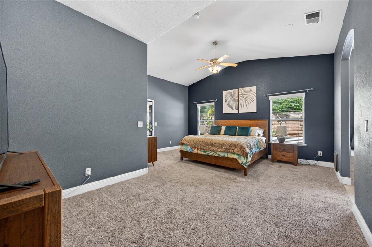 1994 N Cherry Ln, Clovis, CA 93619