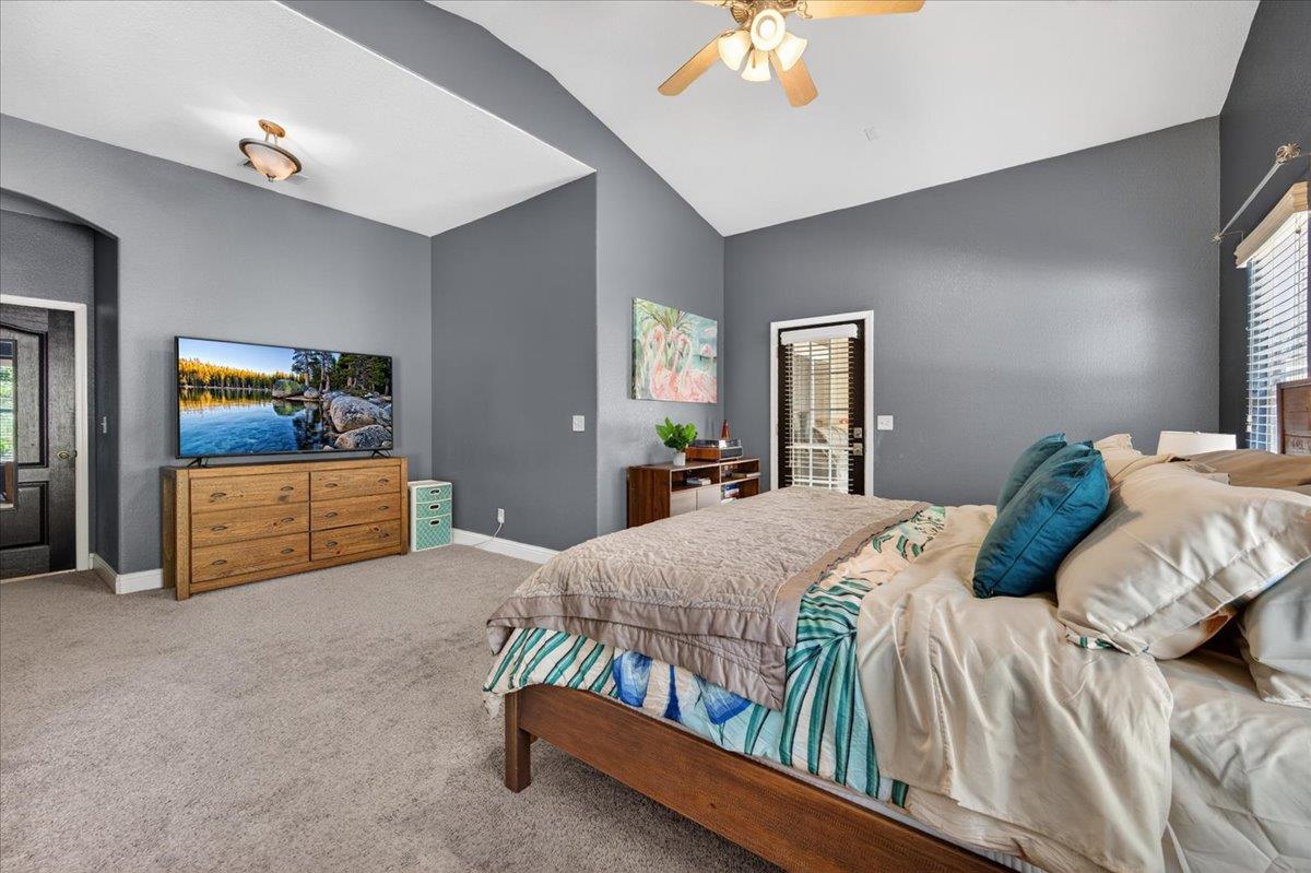 1994 N Cherry Ln, Clovis, CA 93619