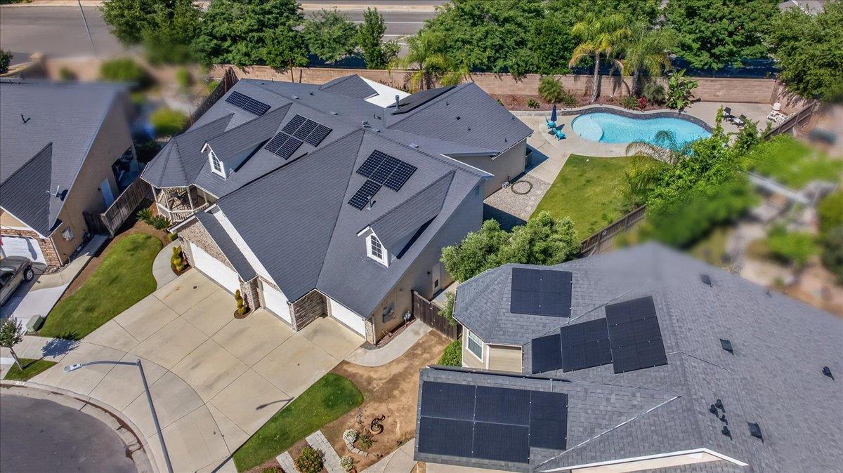 1994 N Cherry Ln, Clovis, CA 93619