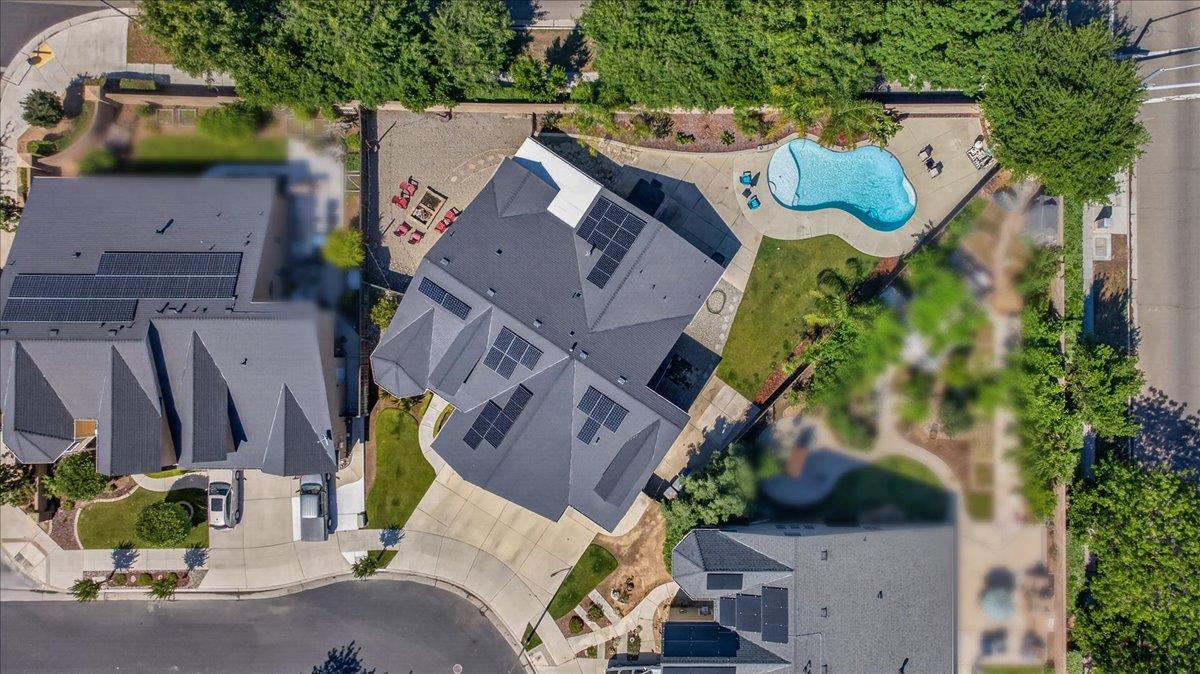 1994 N Cherry Ln, Clovis, CA 93619