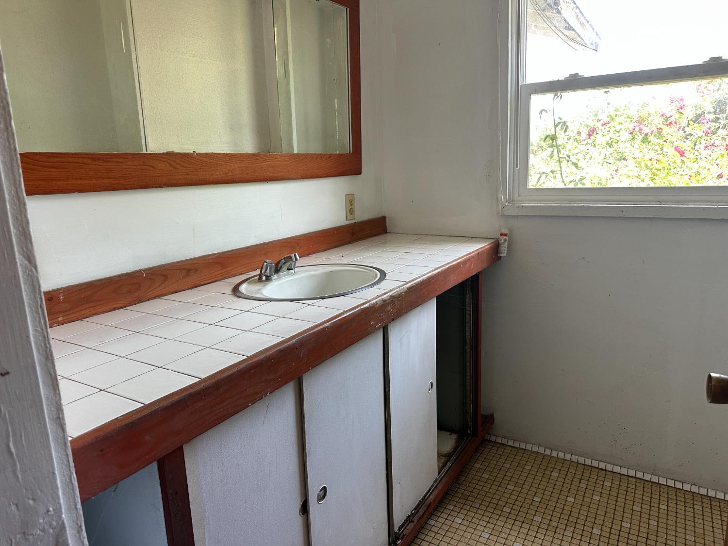 19637 E American Ave, Reedley, CA 93654