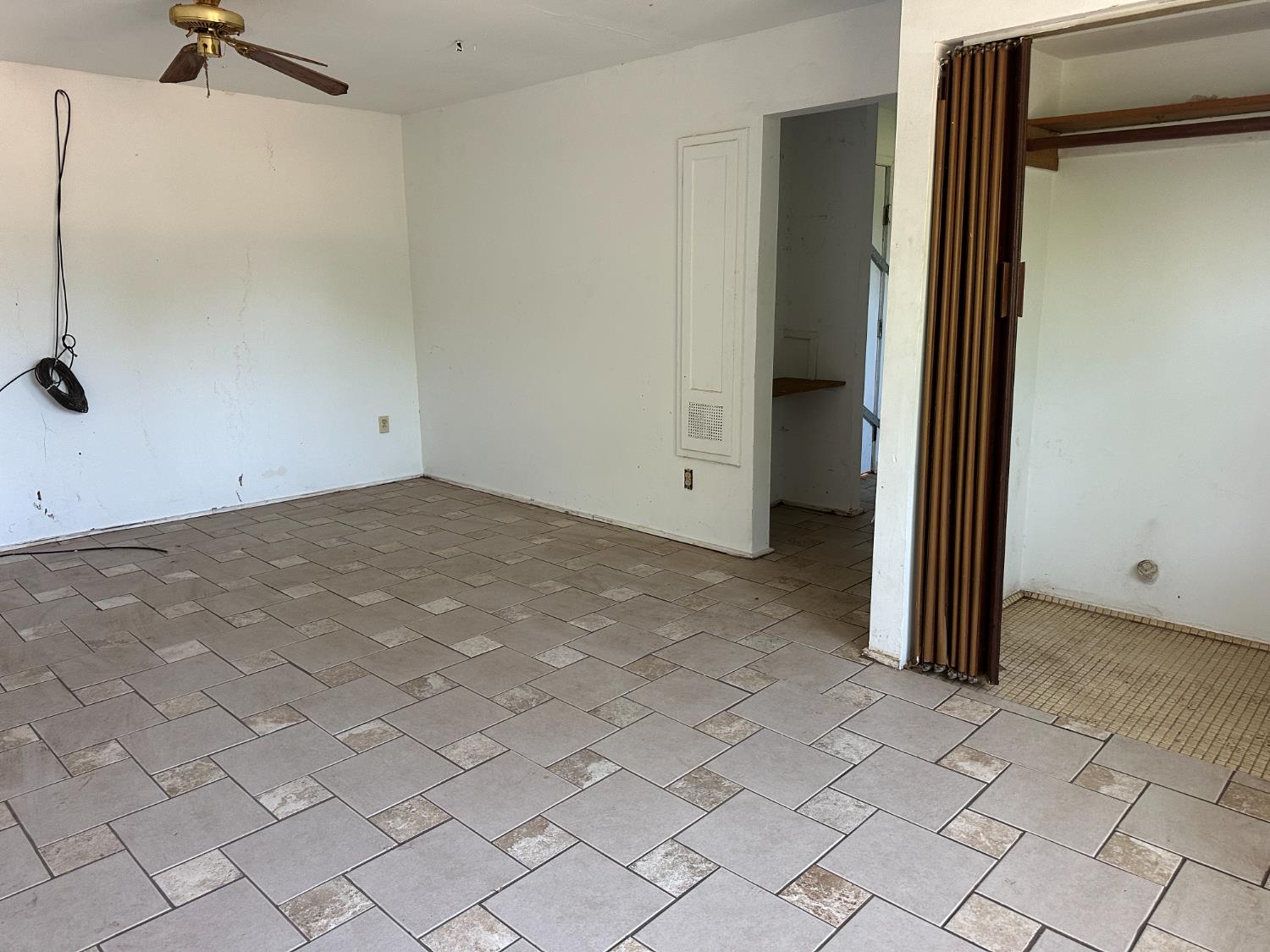 19637 E American Ave, Reedley, CA 93654