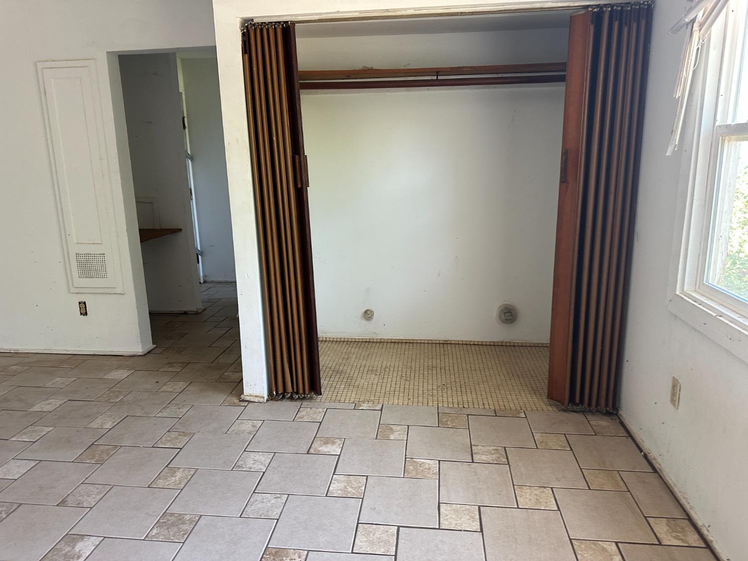 19637 E American Ave, Reedley, CA 93654