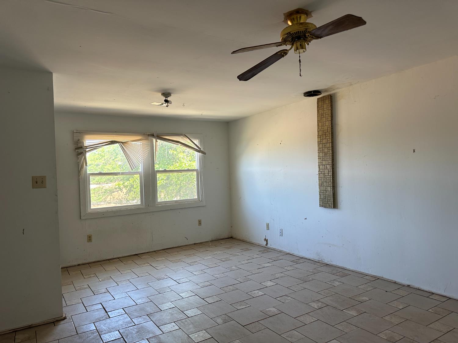 19637 E American Ave, Reedley, CA 93654