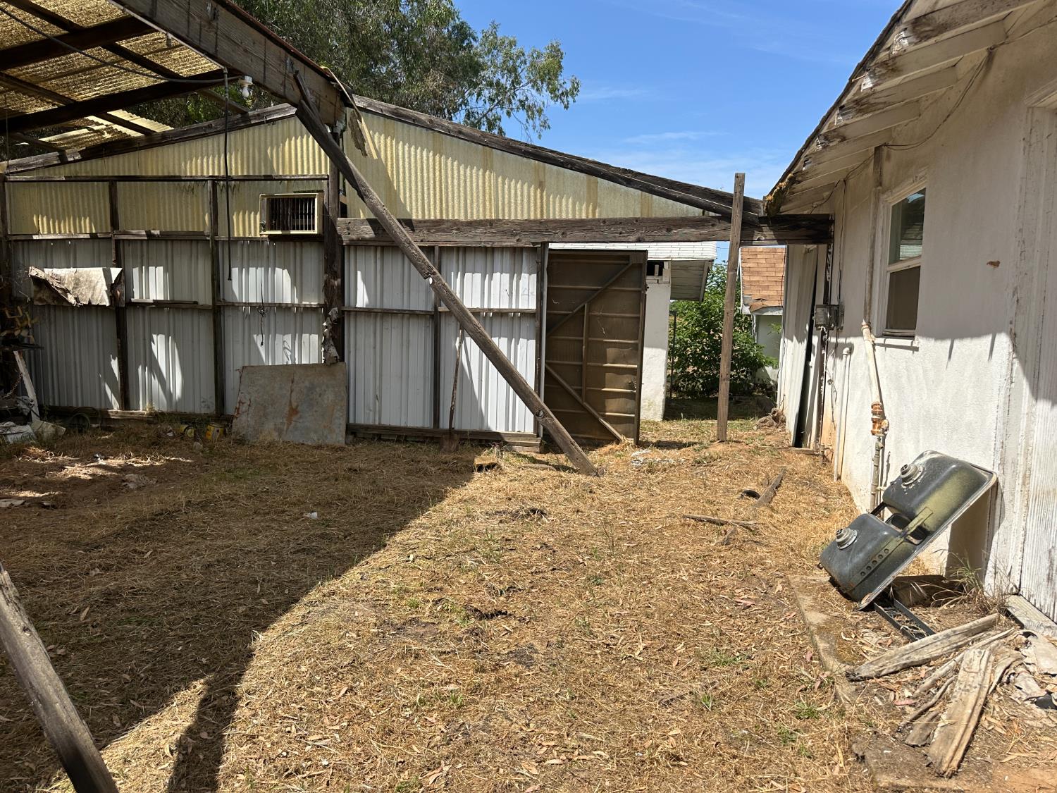 19637 E American Ave, Reedley, CA 93654