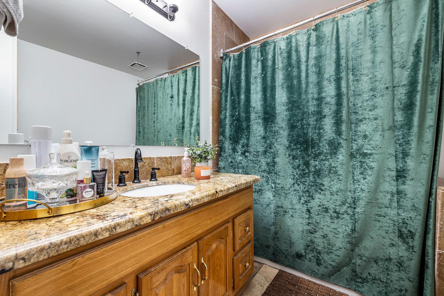 4091 N Katy Ave, Fresno, CA 93722