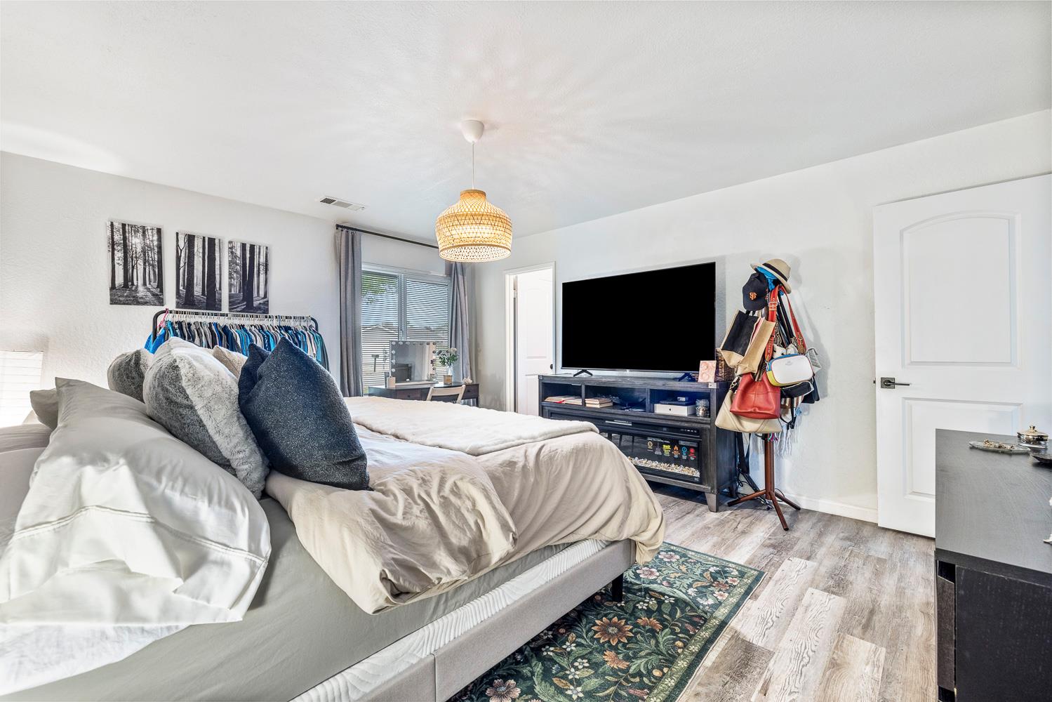 4091 N Katy Ave, Fresno, CA 93722