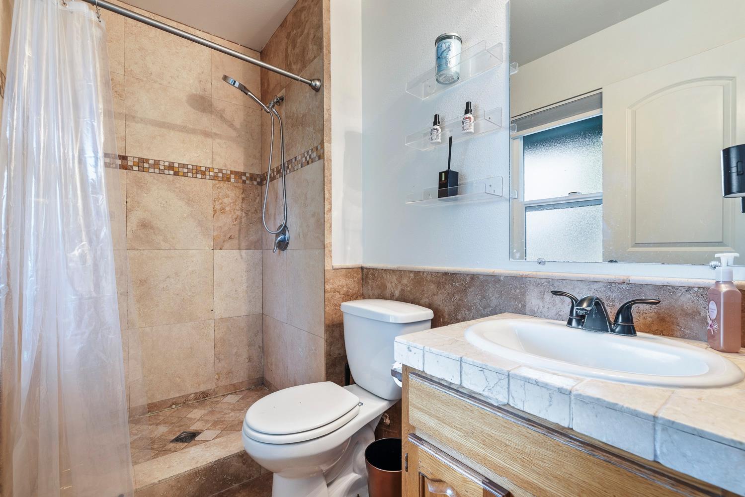 4091 N Katy Ave, Fresno, CA 93722