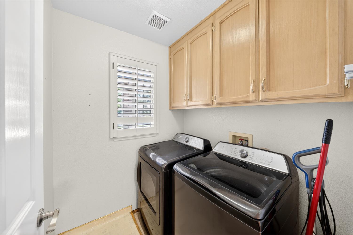 1120 Paseo Verde Dr, Merced, CA 95348