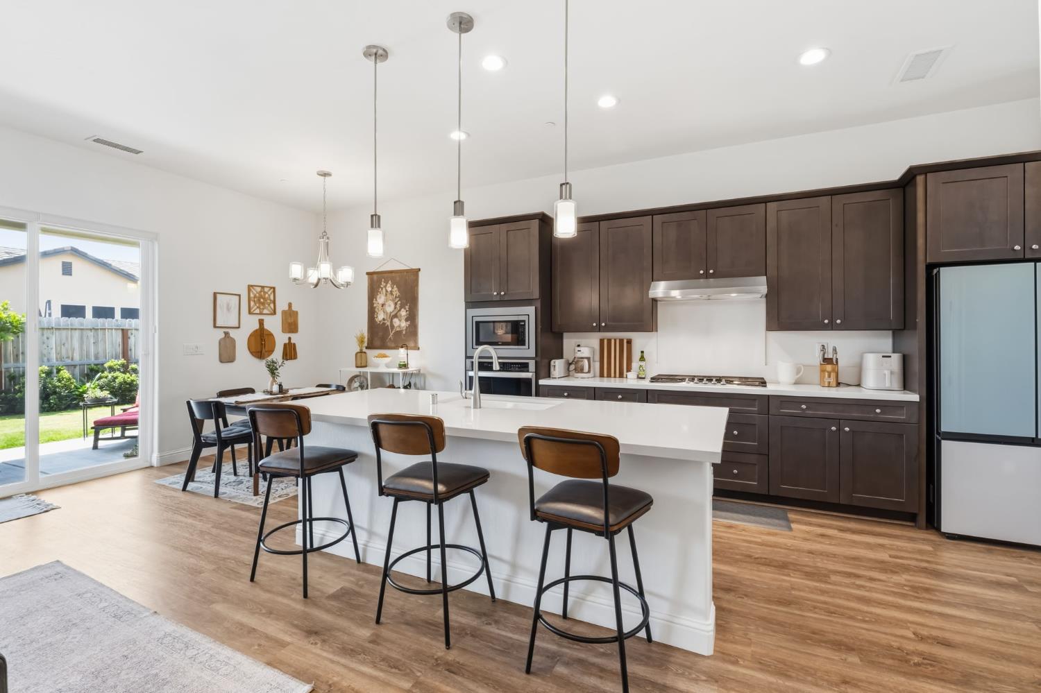 2100 Azalea St, Kingsburg, CA 93631