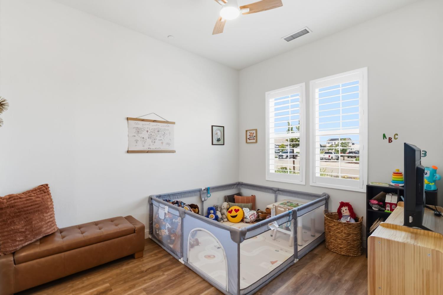 2100 Azalea St, Kingsburg, CA 93631