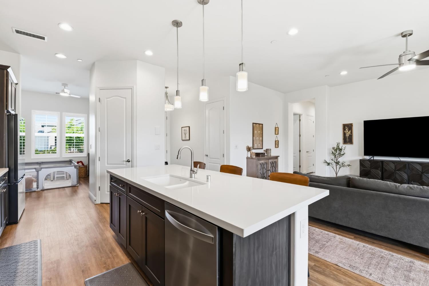 2100 Azalea St, Kingsburg, CA 93631