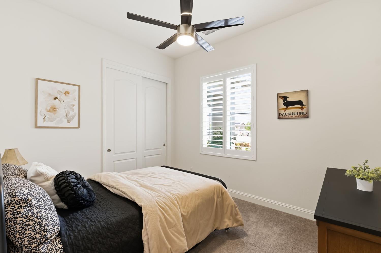 2100 Azalea St, Kingsburg, CA 93631