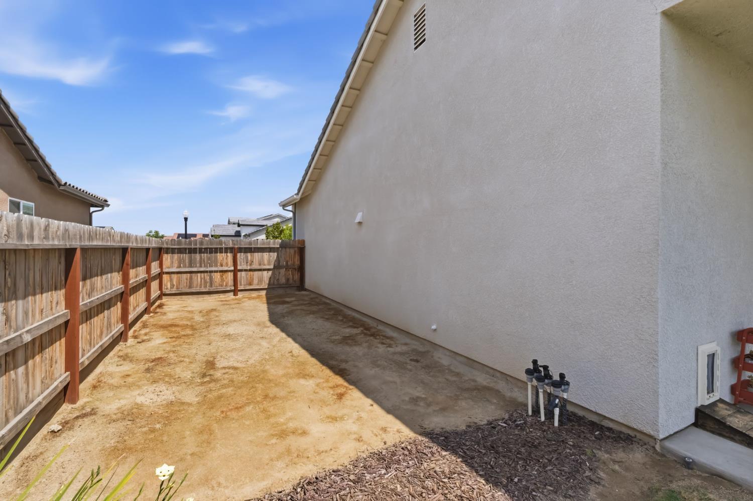 2100 Azalea St, Kingsburg, CA 93631