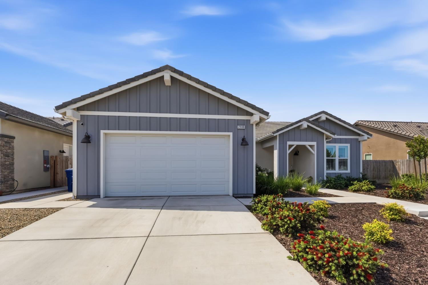 2100 Azalea St, Kingsburg, CA 93631