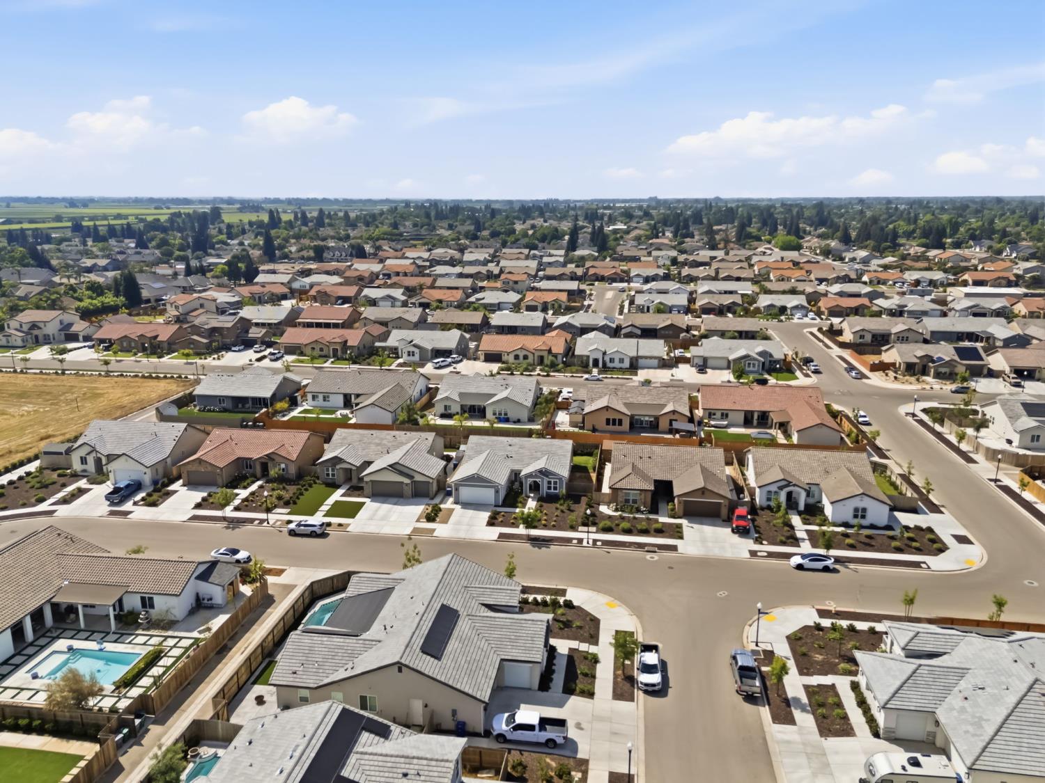 2100 Azalea St, Kingsburg, CA 93631