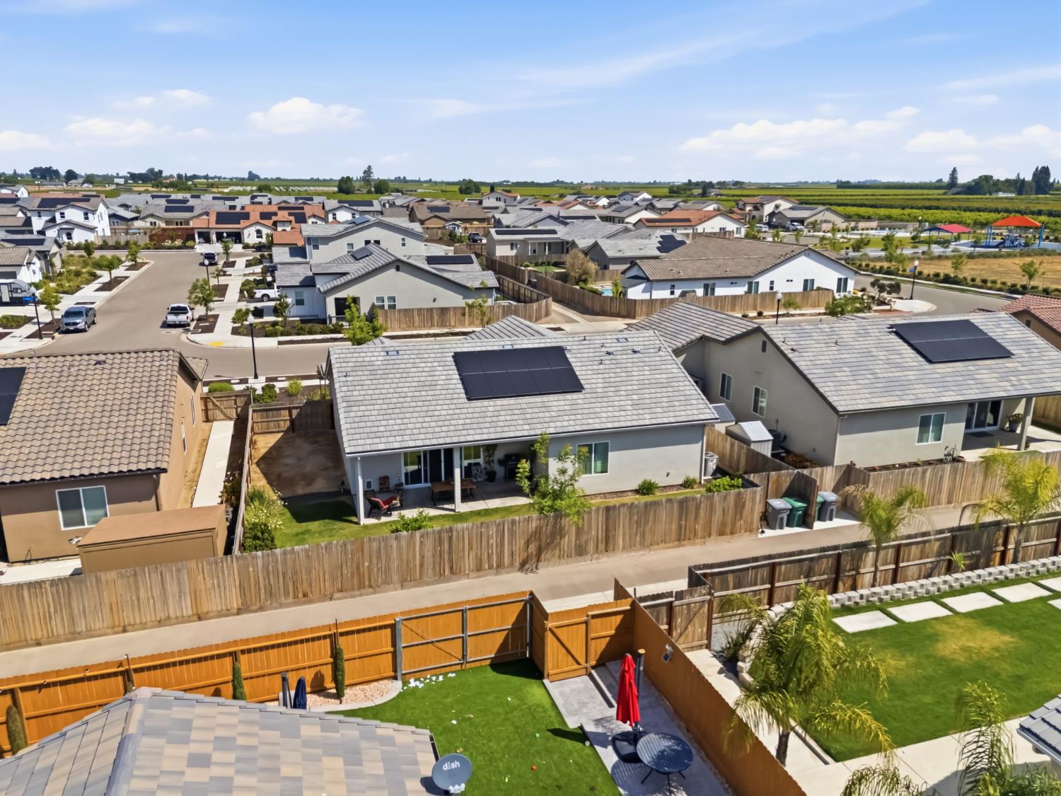 2100 Azalea St, Kingsburg, CA 93631