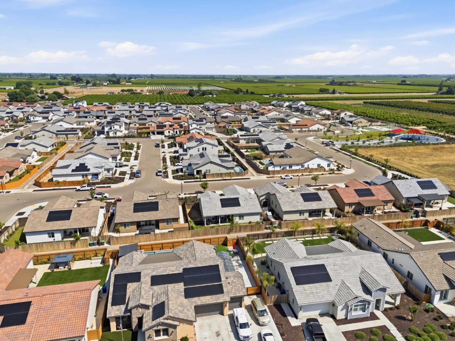 2100 Azalea St, Kingsburg, CA 93631