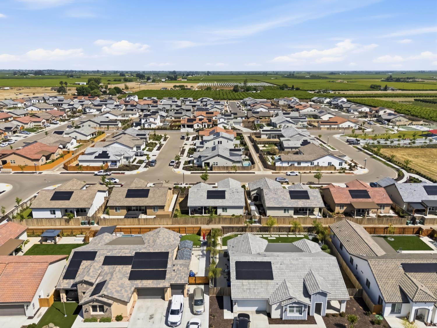 2100 Azalea St, Kingsburg, CA 93631