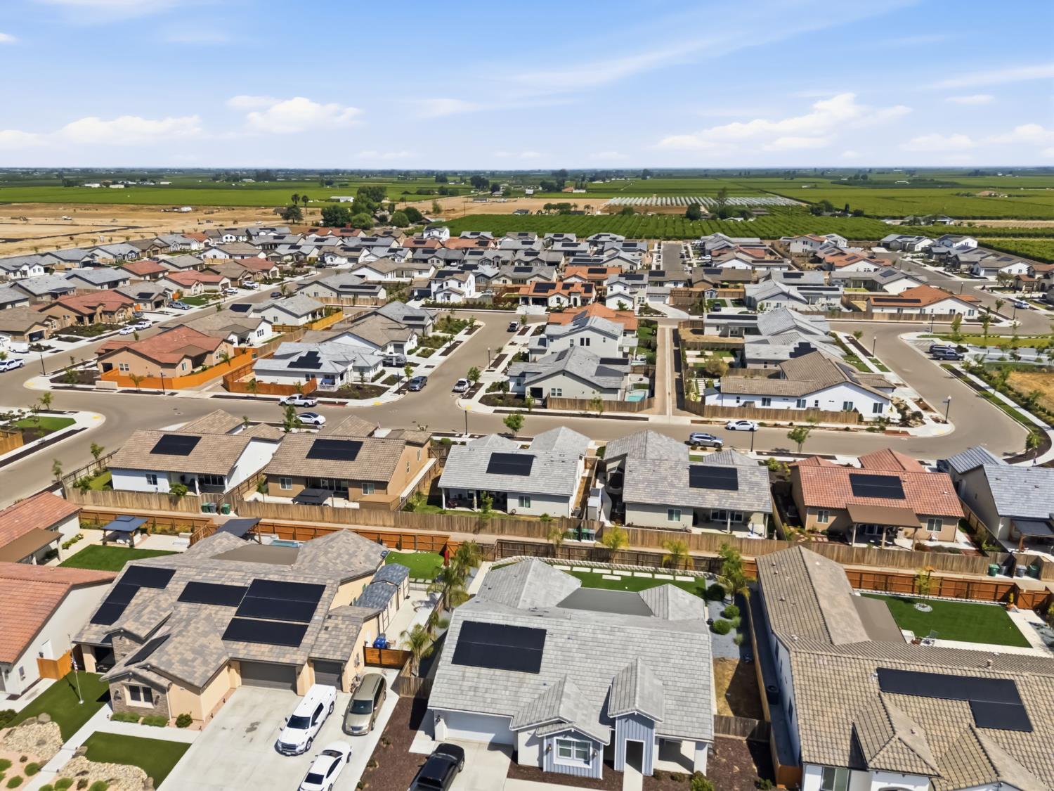 2100 Azalea St, Kingsburg, CA 93631