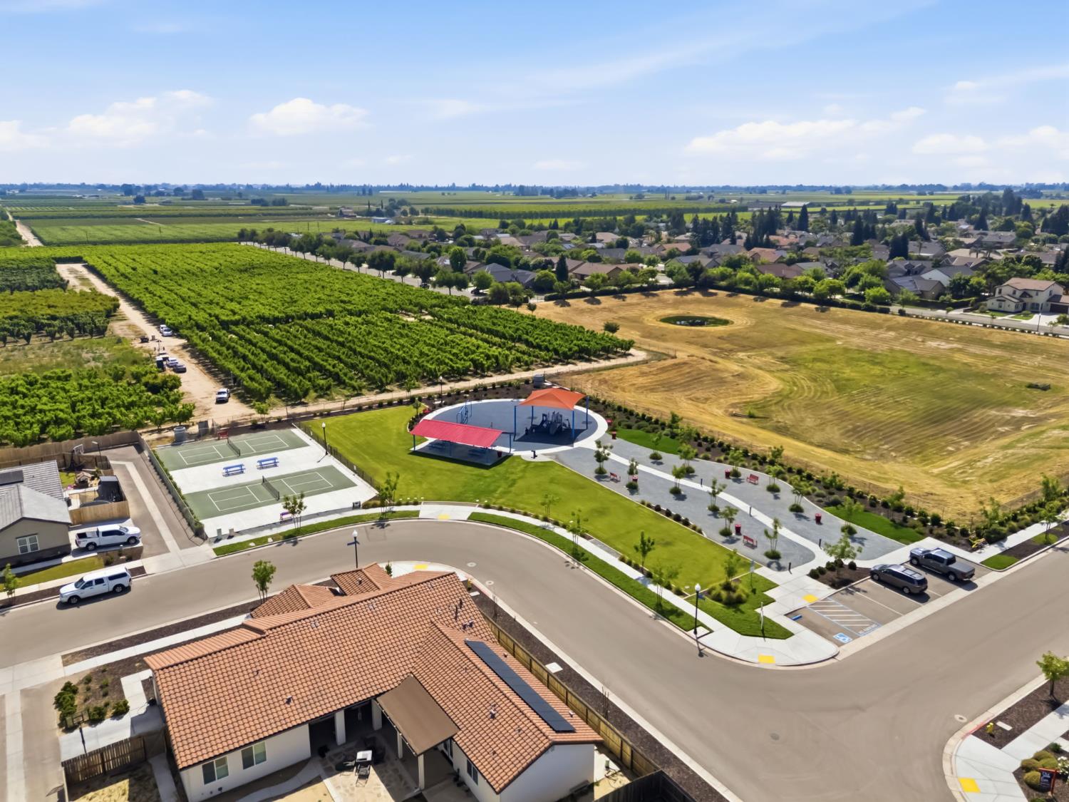 2100 Azalea St, Kingsburg, CA 93631