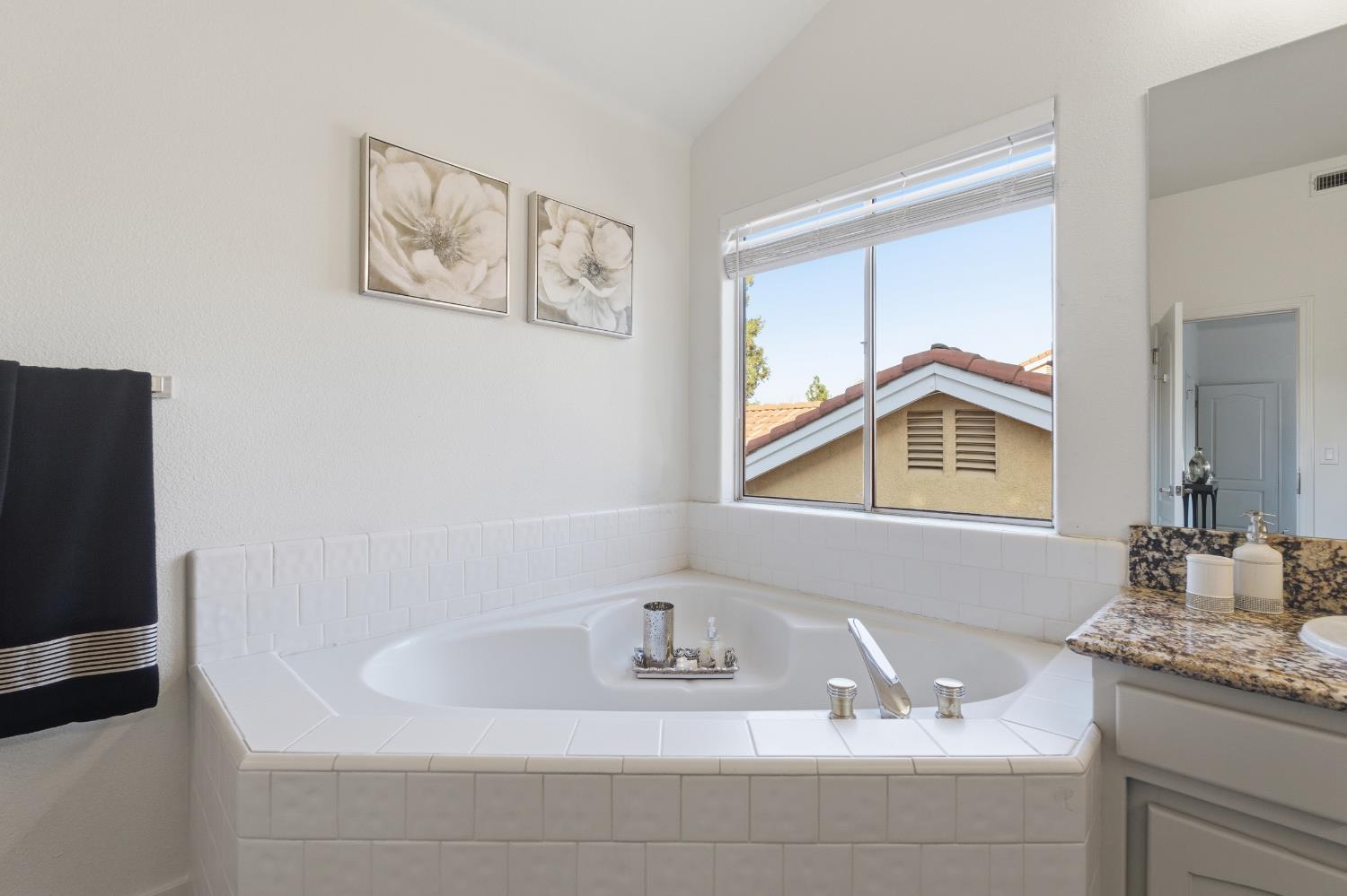 1839 E Cole, Fresno, CA 93720