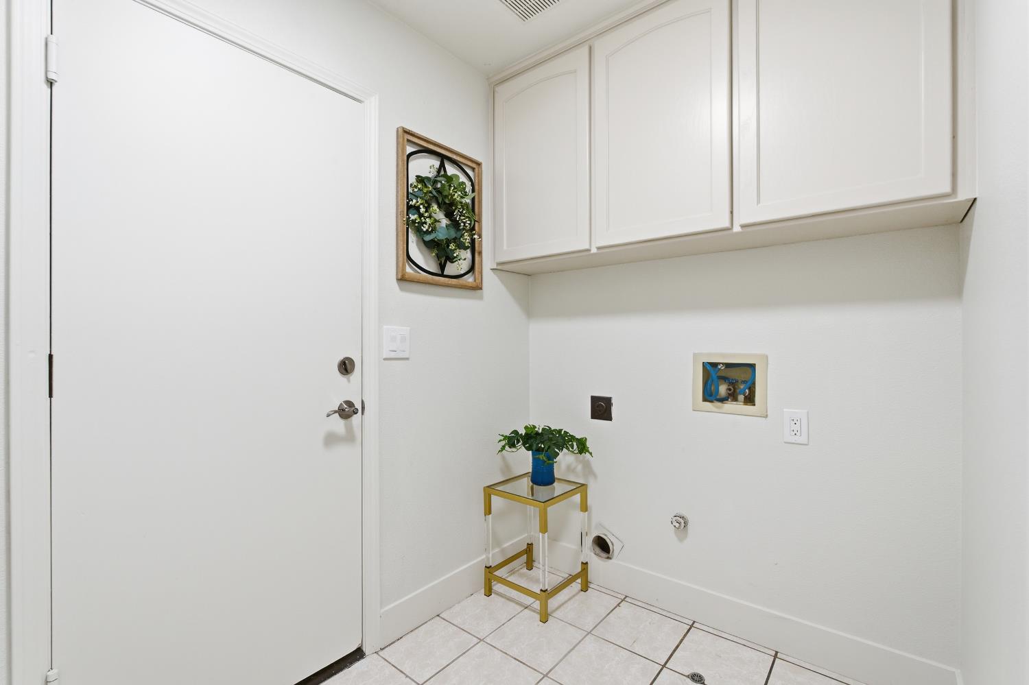 1839 E Cole, Fresno, CA 93720