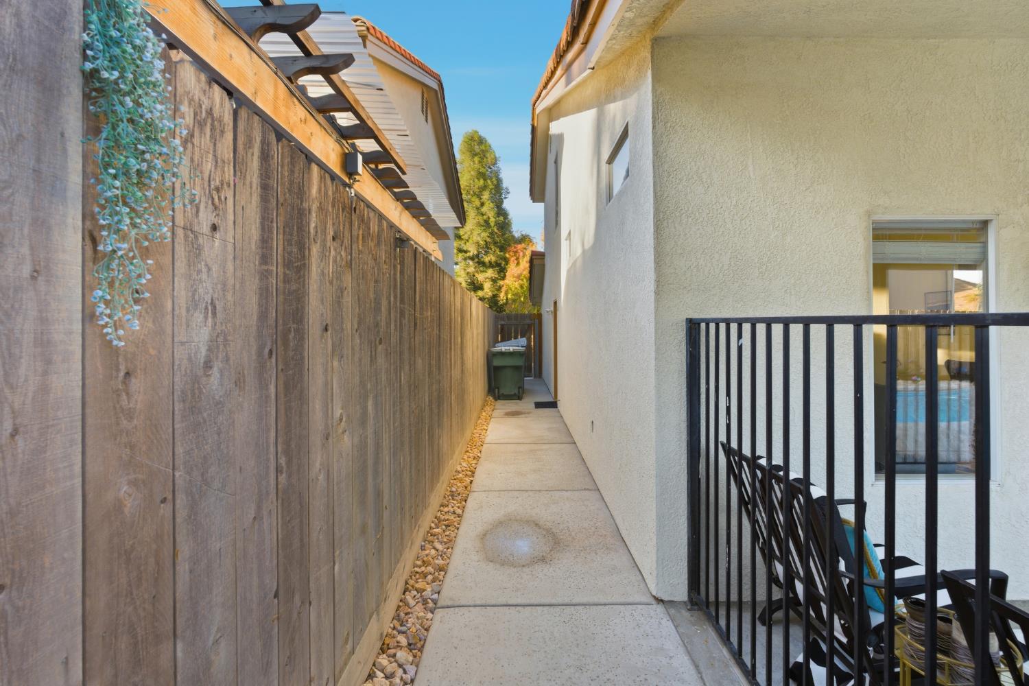 1839 E Cole, Fresno, CA 93720