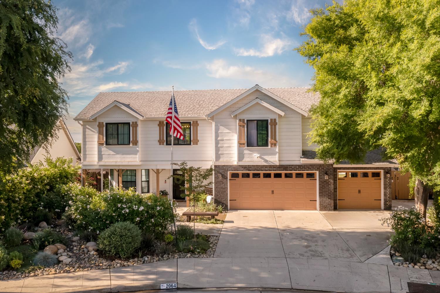 2064 Spruce Ave, Clovis, CA 93611