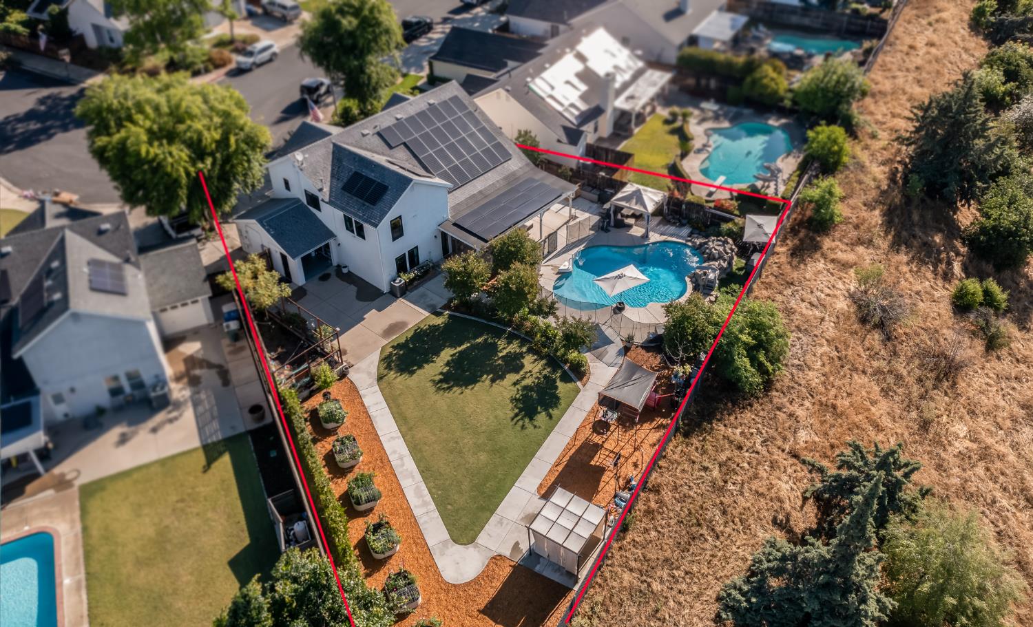 2064 Spruce Ave, Clovis, CA 93611