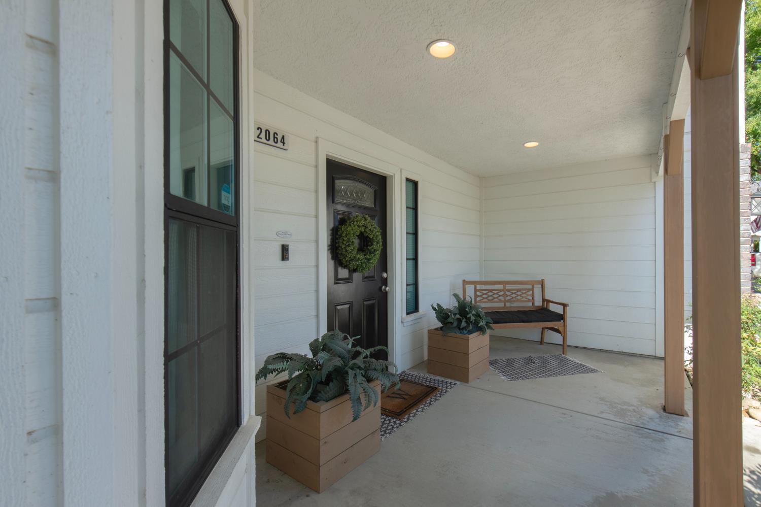 2064 Spruce Ave, Clovis, CA 93611