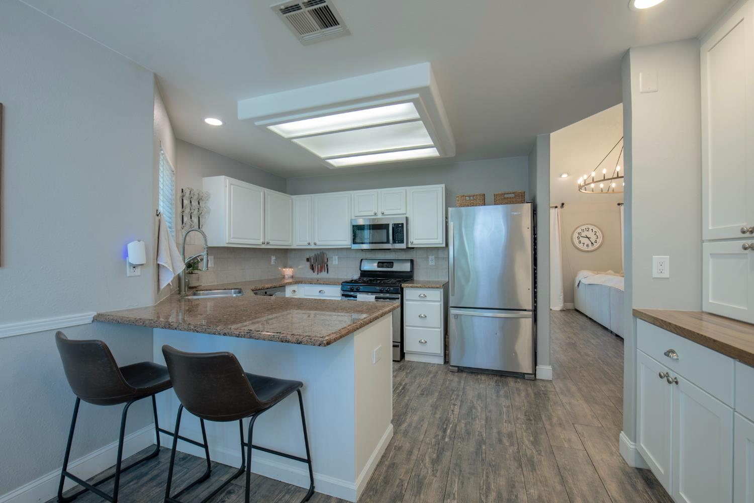 2064 Spruce Ave, Clovis, CA 93611