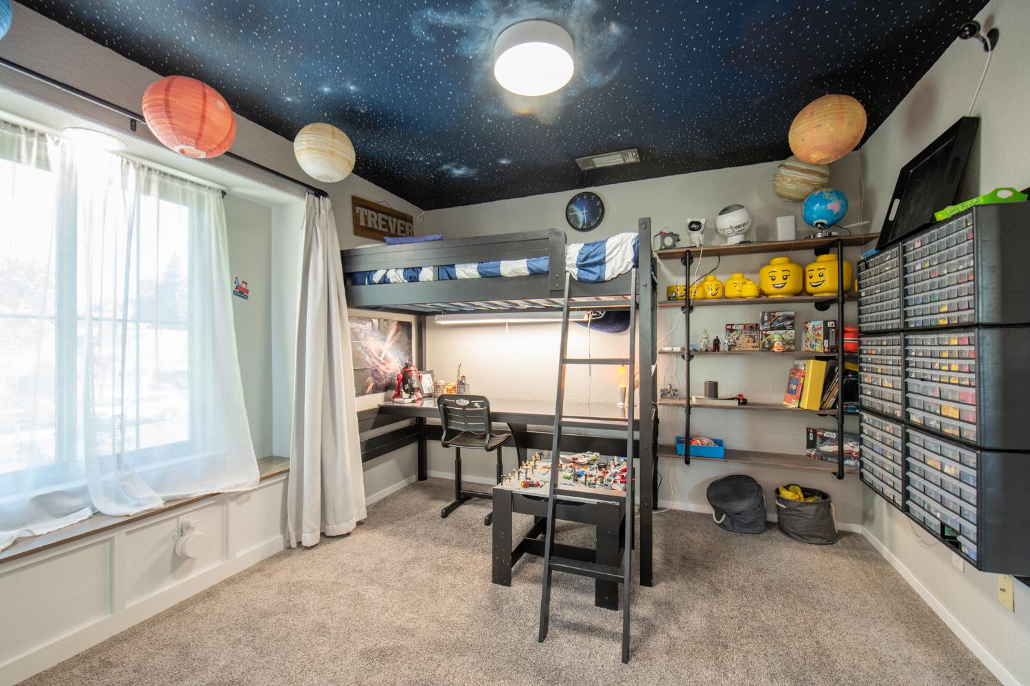 2064 Spruce Ave, Clovis, CA 93611