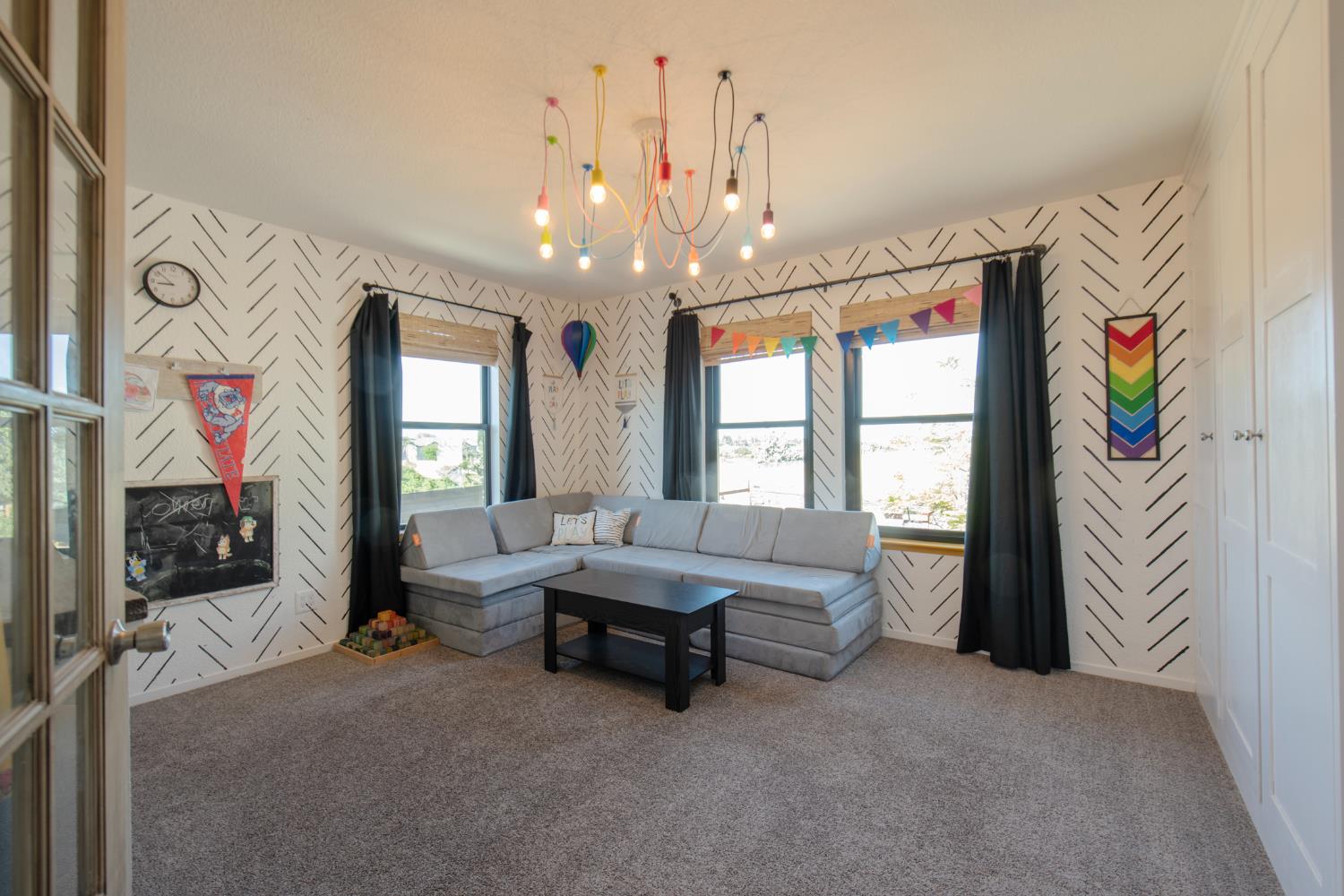 2064 Spruce Ave, Clovis, CA 93611