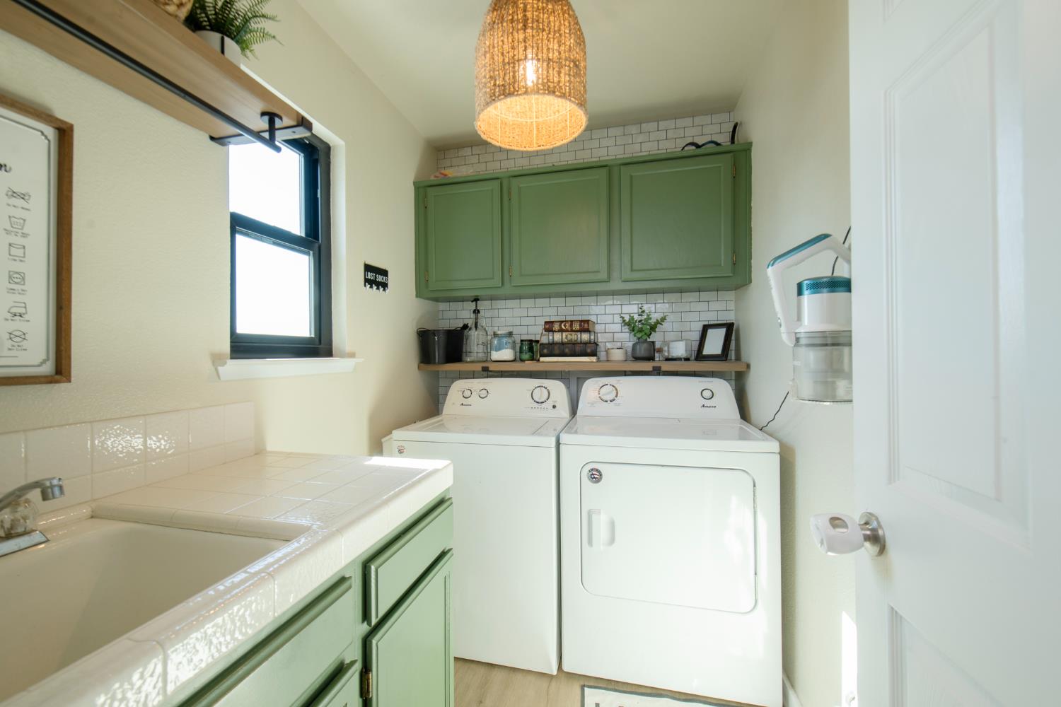 2064 Spruce Ave, Clovis, CA 93611