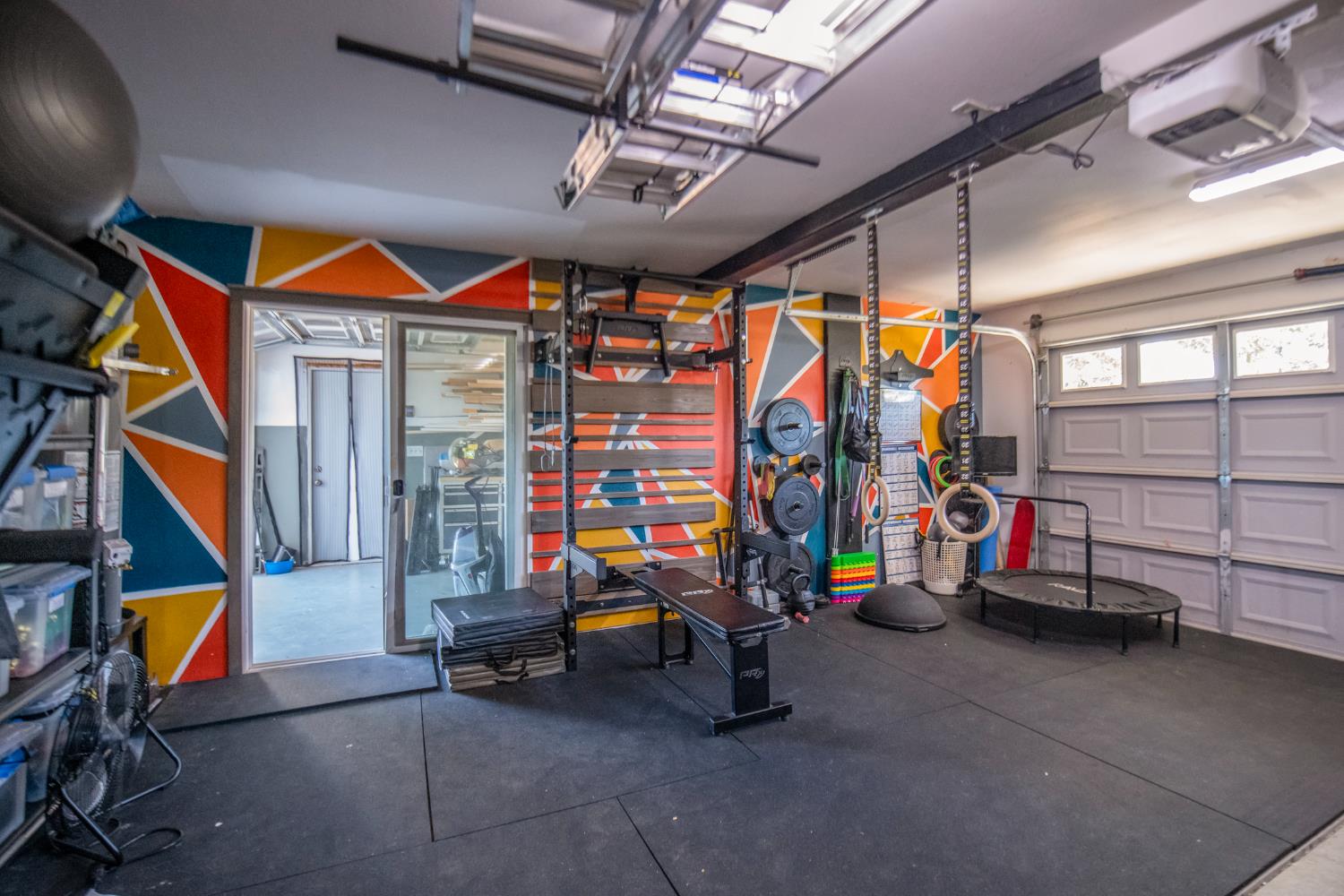 2064 Spruce Ave, Clovis, CA 93611