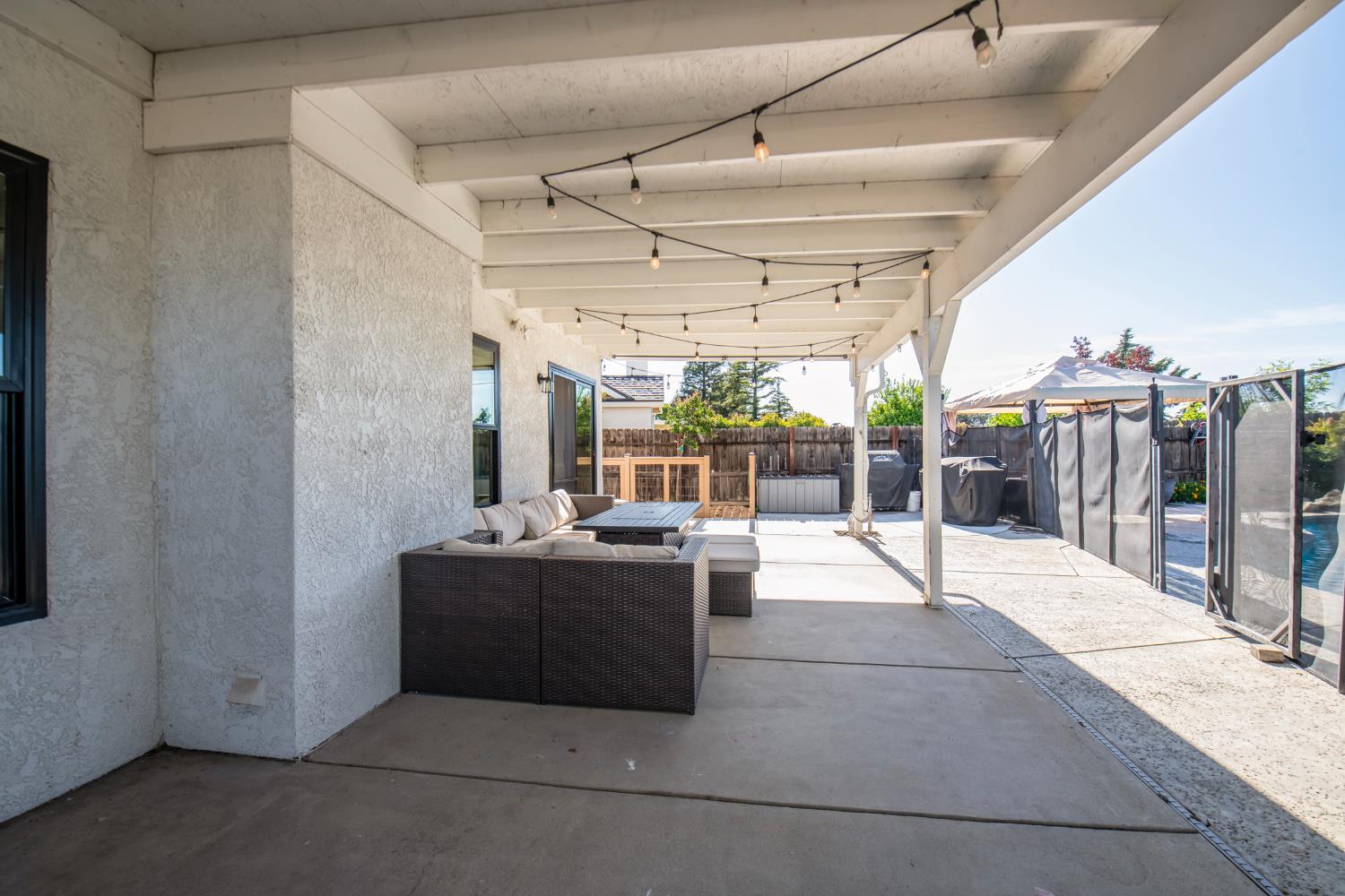 2064 Spruce Ave, Clovis, CA 93611