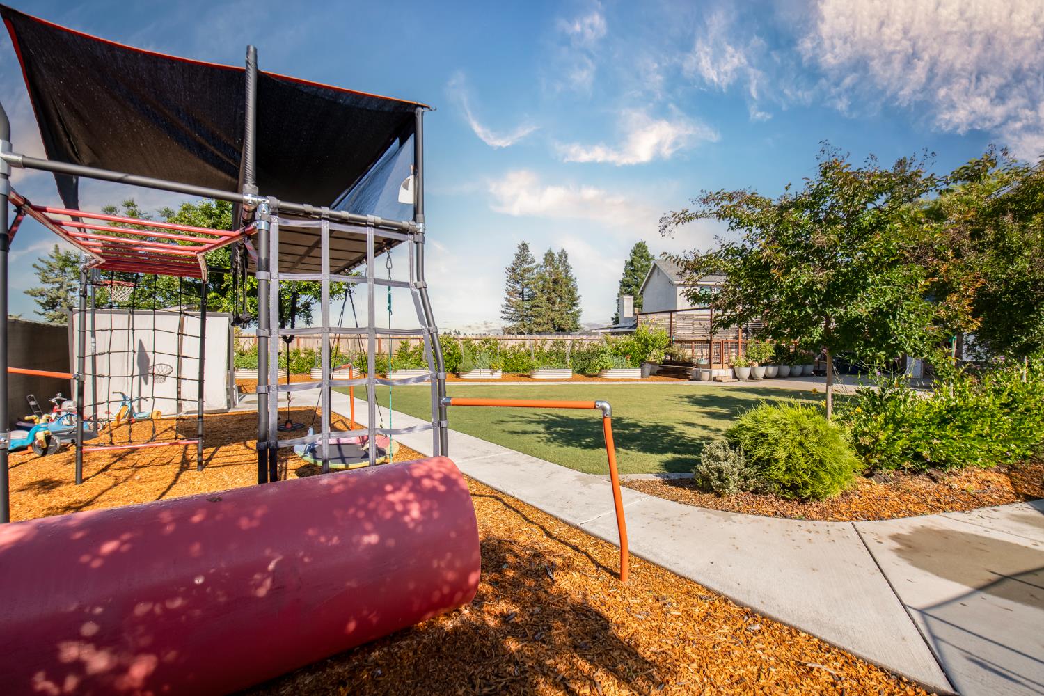 2064 Spruce Ave, Clovis, CA 93611