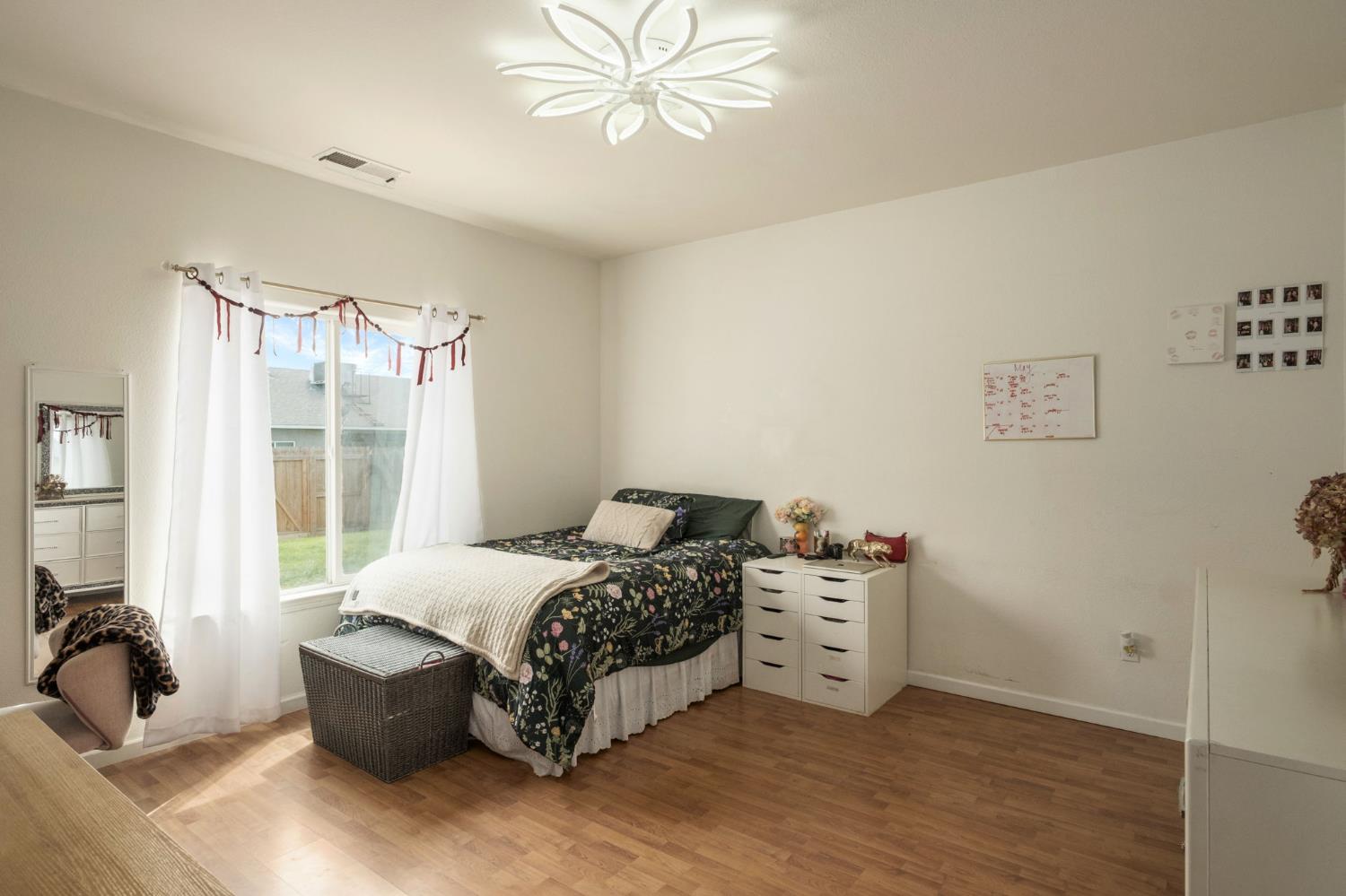 600 W Lake St, Kingsburg, CA 93631