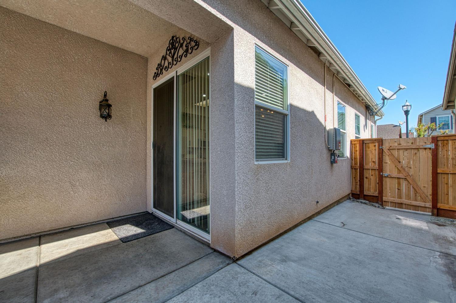 3683 W Black Walnut Ln, Fresno, CA 93711